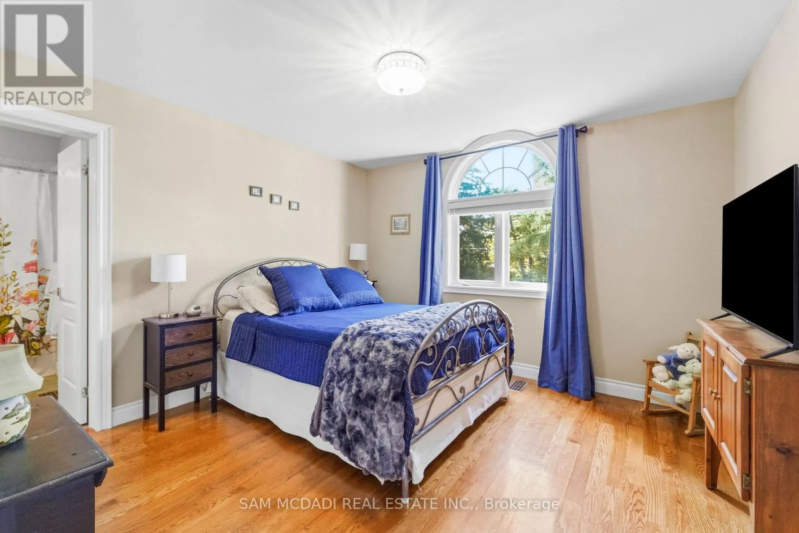 527 MEADOW WOOD ROAD