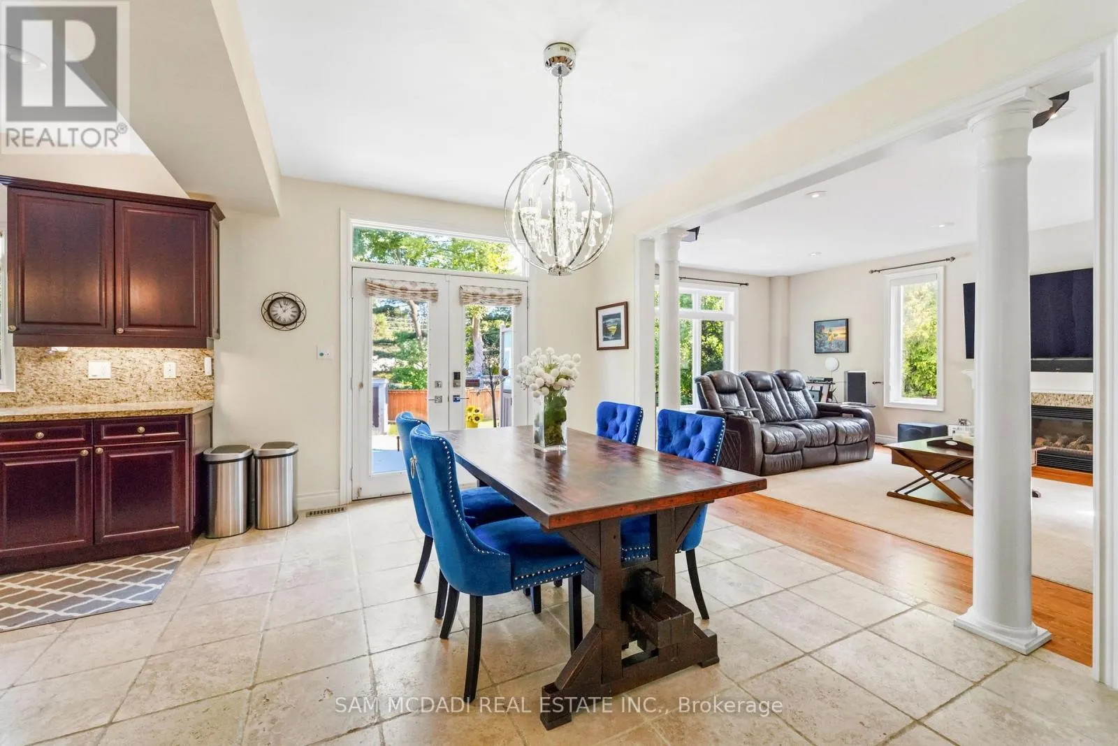 527 MEADOW WOOD ROAD