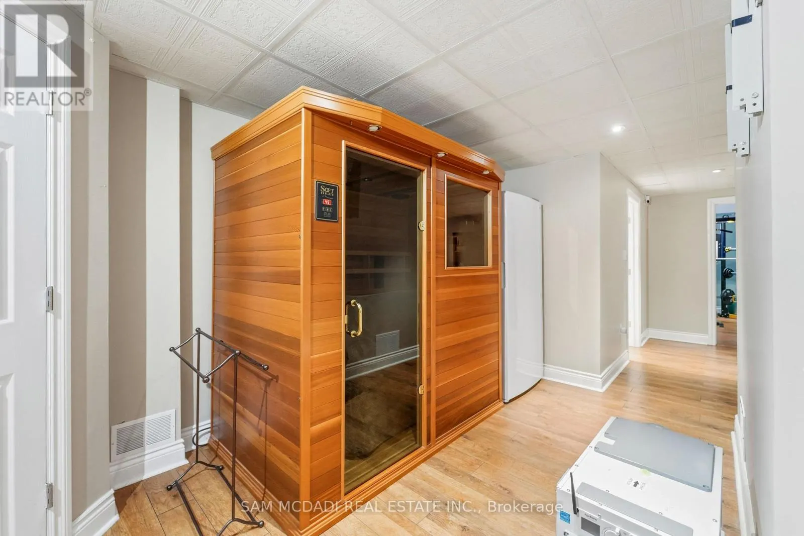 527 MEADOW WOOD ROAD
