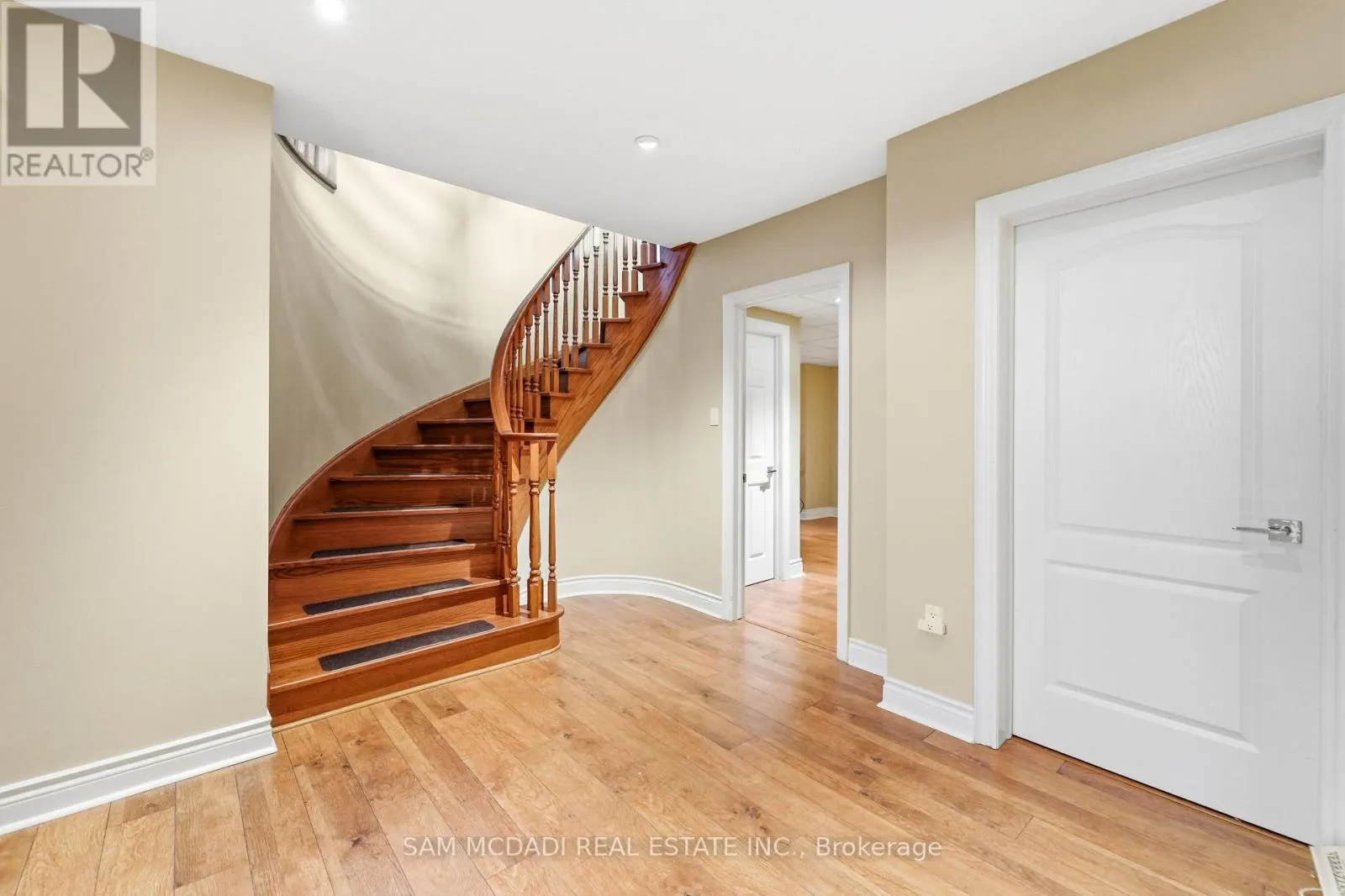 527 MEADOW WOOD ROAD