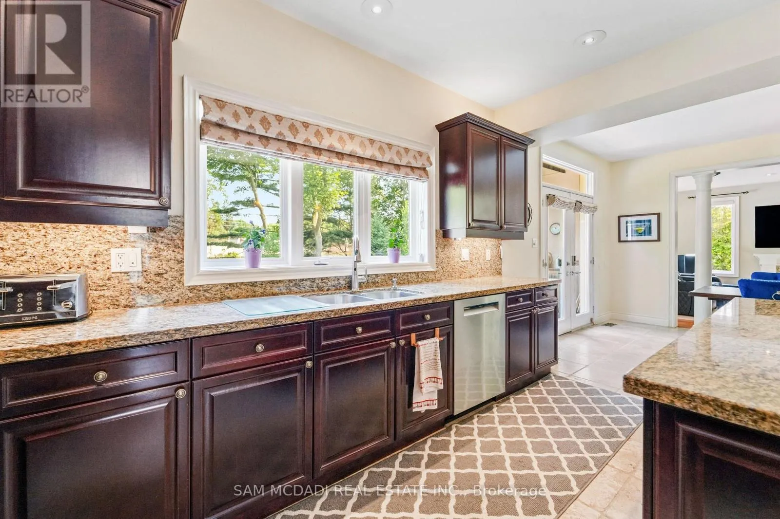 527 MEADOW WOOD ROAD