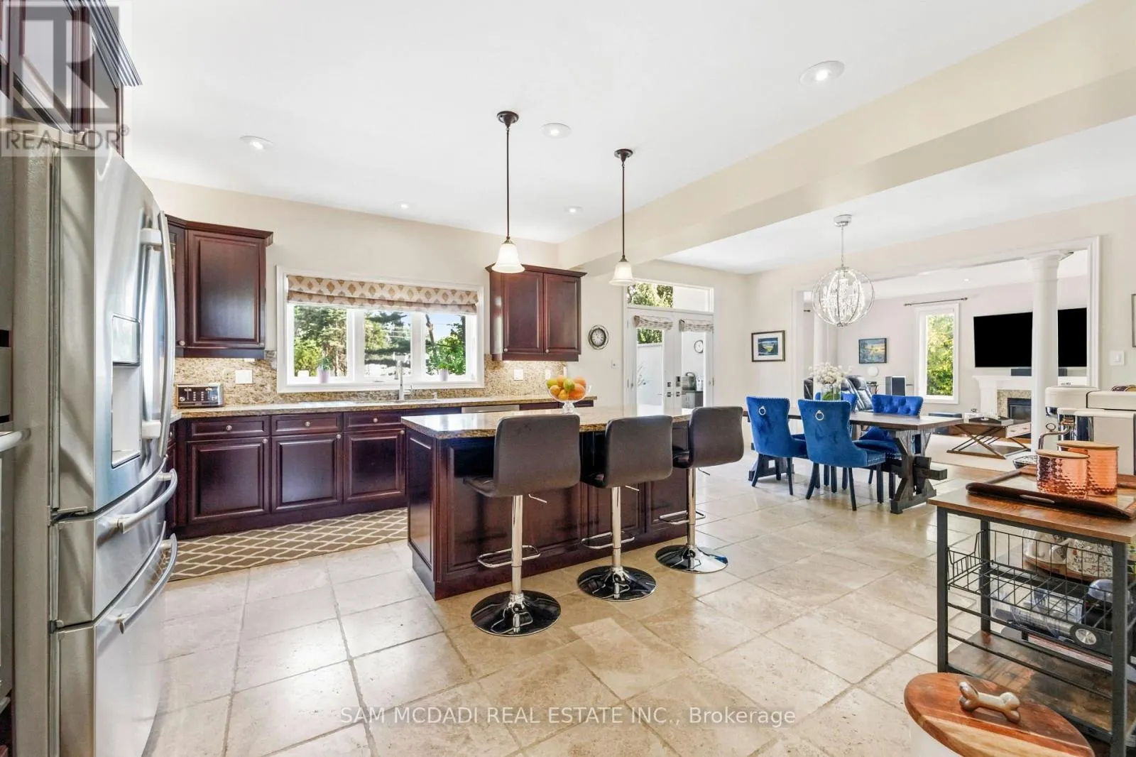 527 MEADOW WOOD ROAD