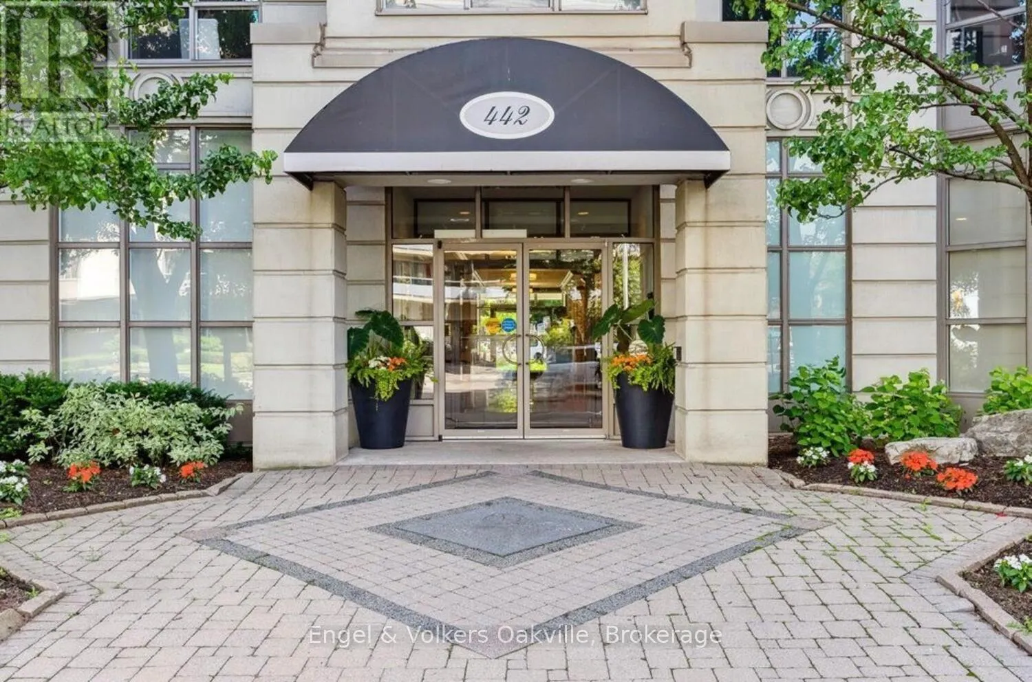 1402 - 442 MAPLE AVENUE #1402