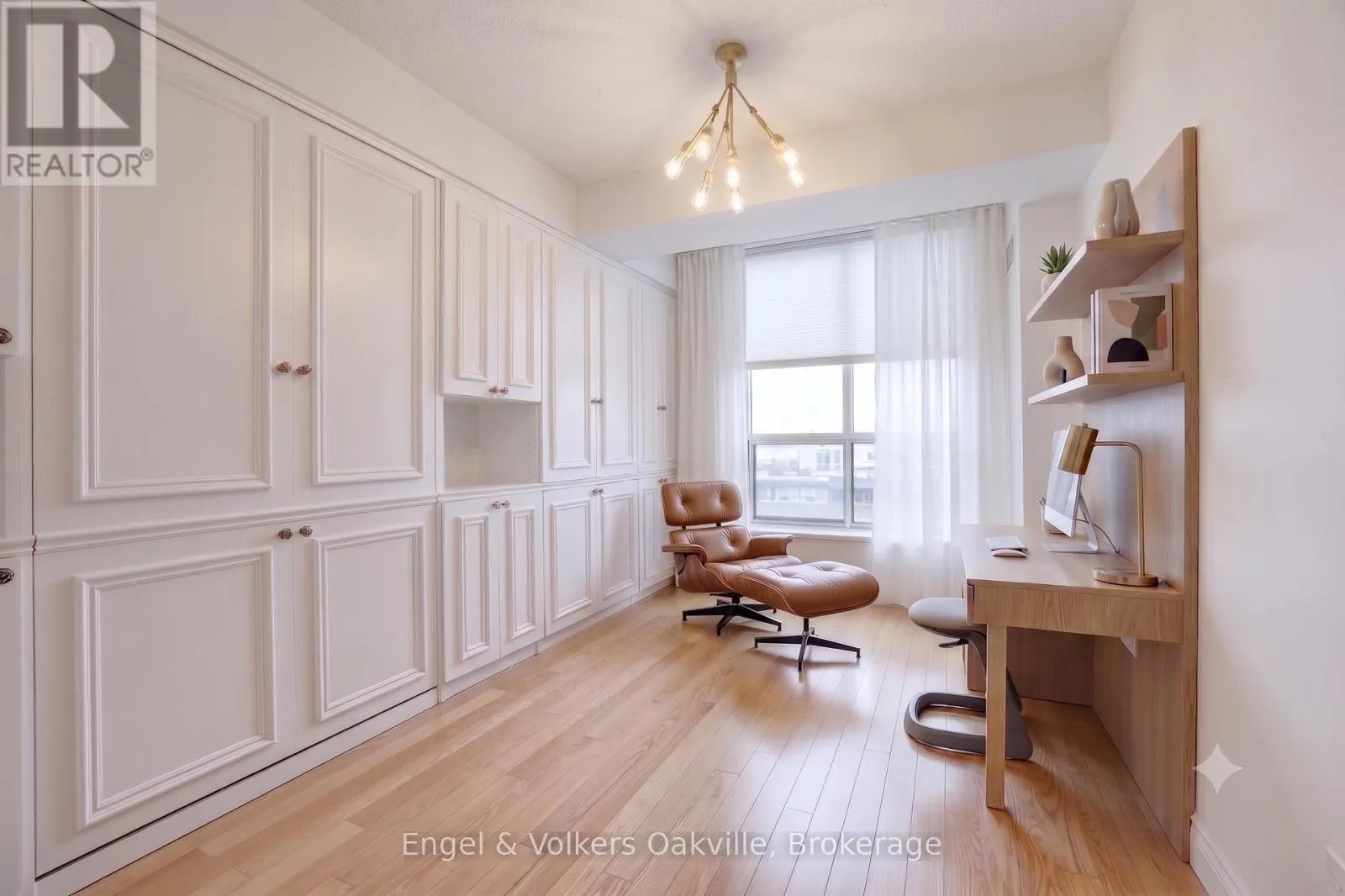 1402 - 442 MAPLE AVENUE #1402