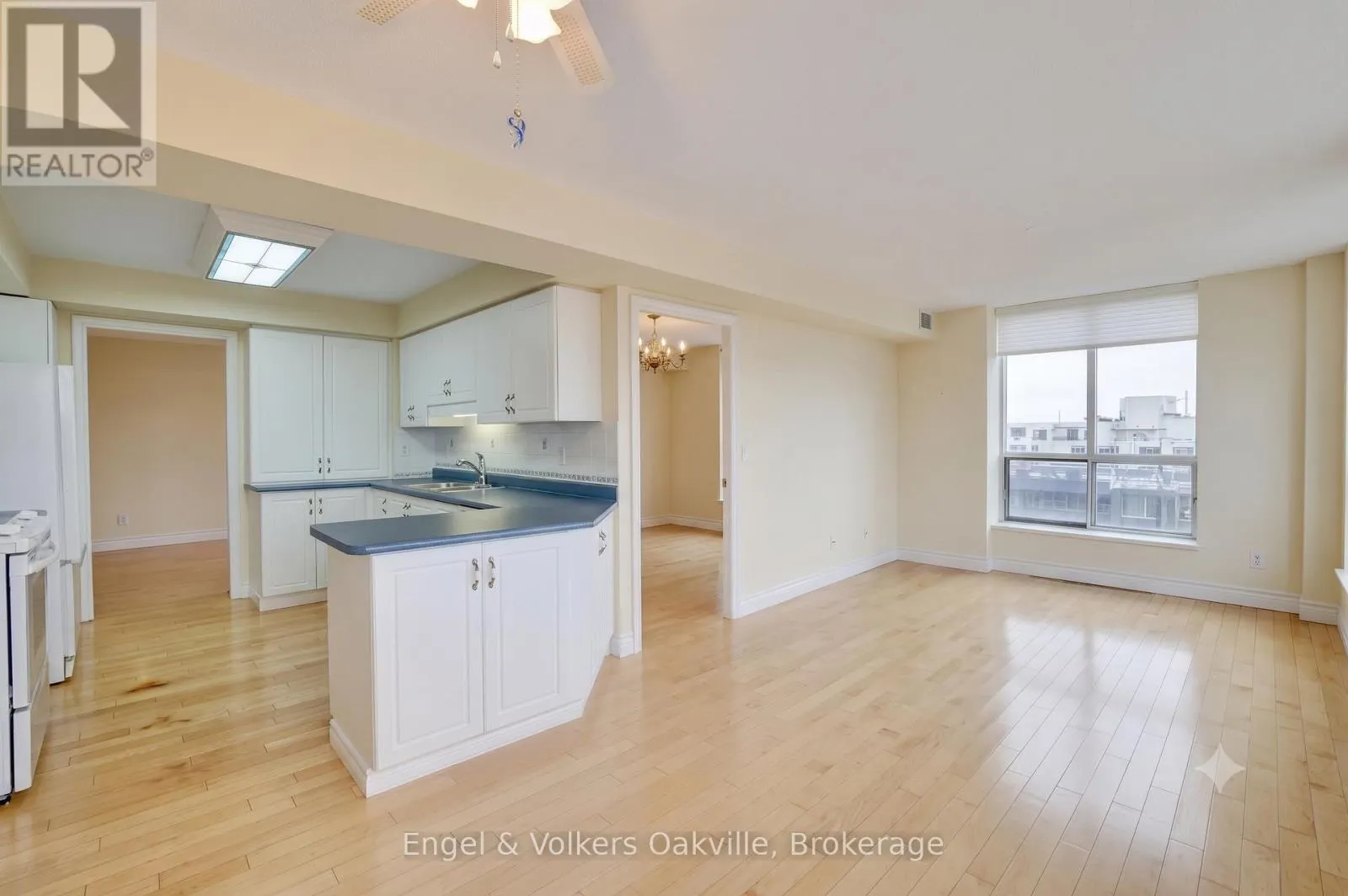 1402 - 442 MAPLE AVENUE #1402