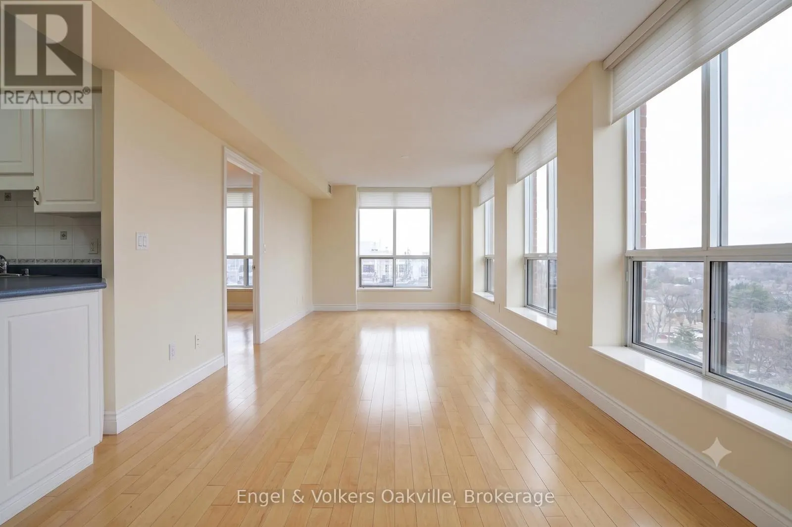 1402 - 442 MAPLE AVENUE #1402