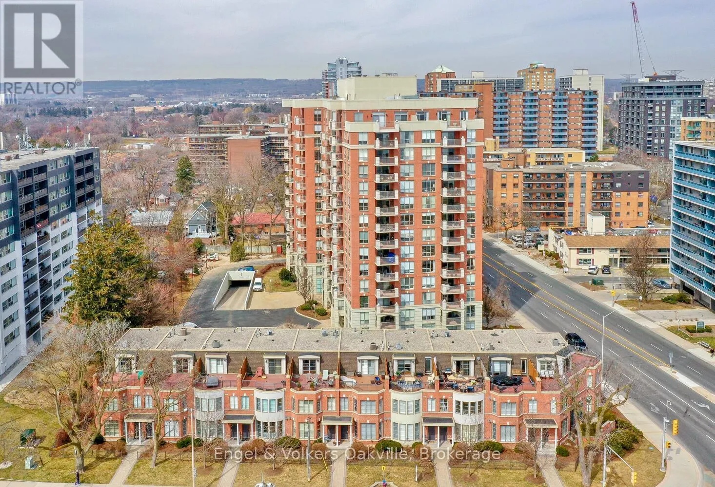 1402 - 442 MAPLE AVENUE #1402
