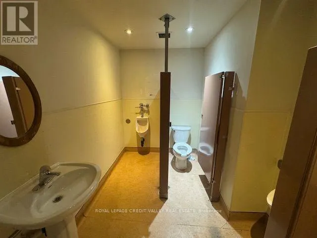 16 - 15 ALLAN DRIVE