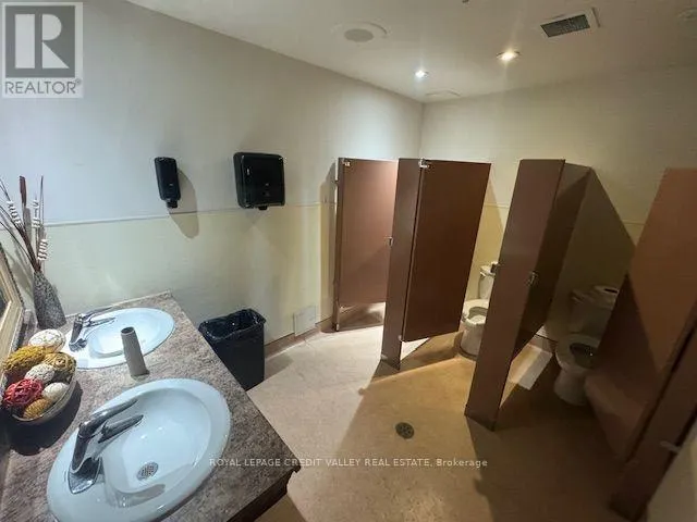 16 - 15 ALLAN DRIVE