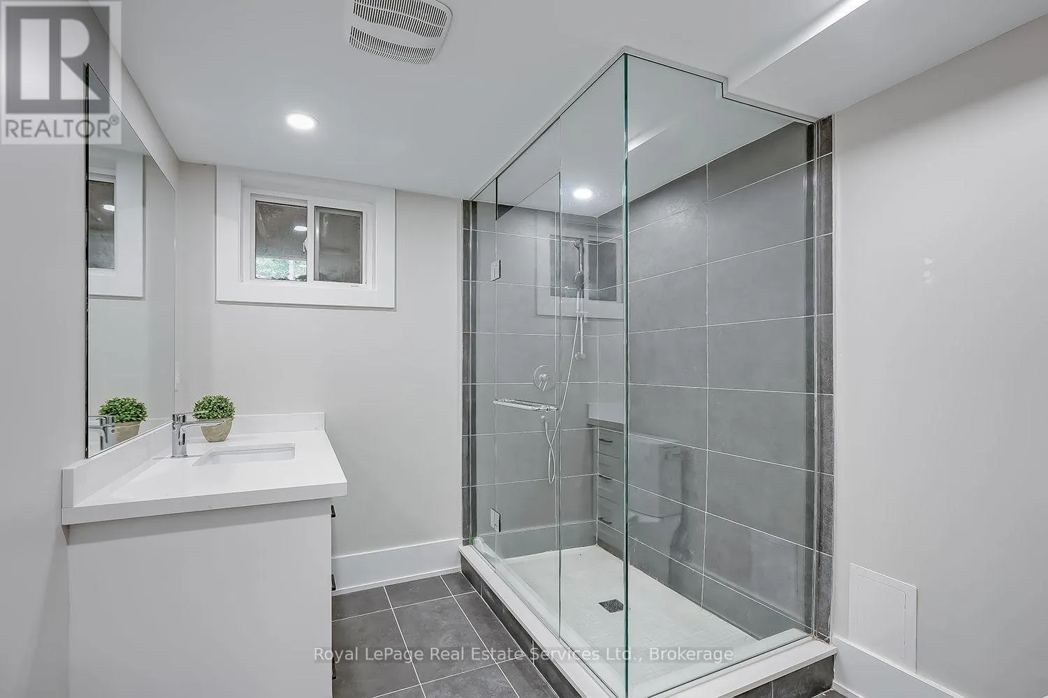59 FAIRWOOD PLACE E