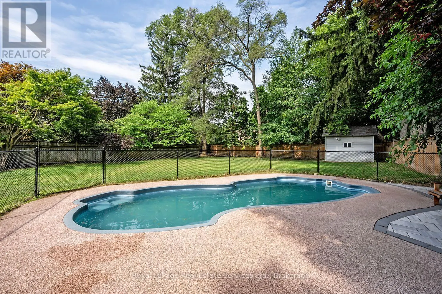59 FAIRWOOD PLACE E