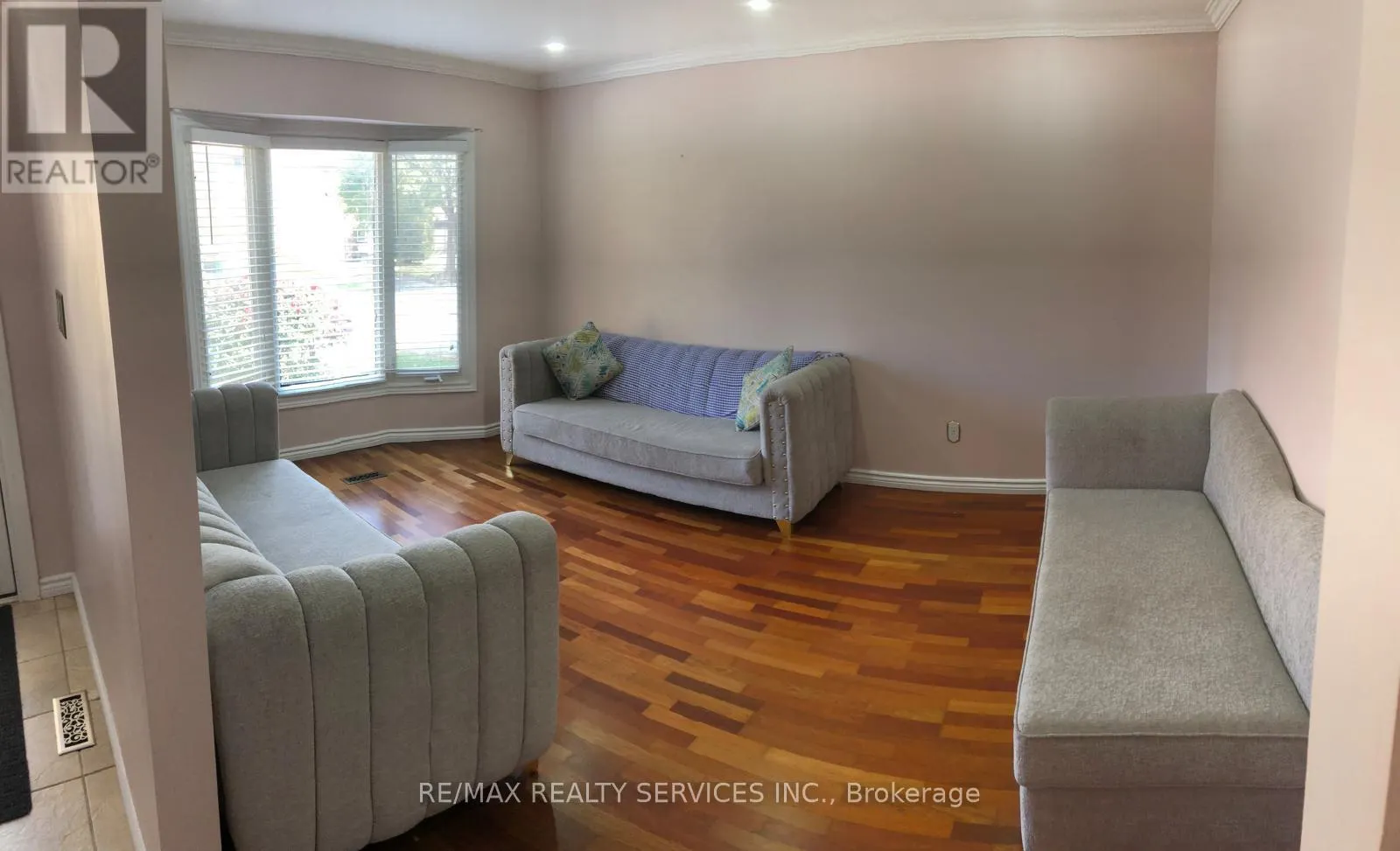 5 NIMROD CRESCENT