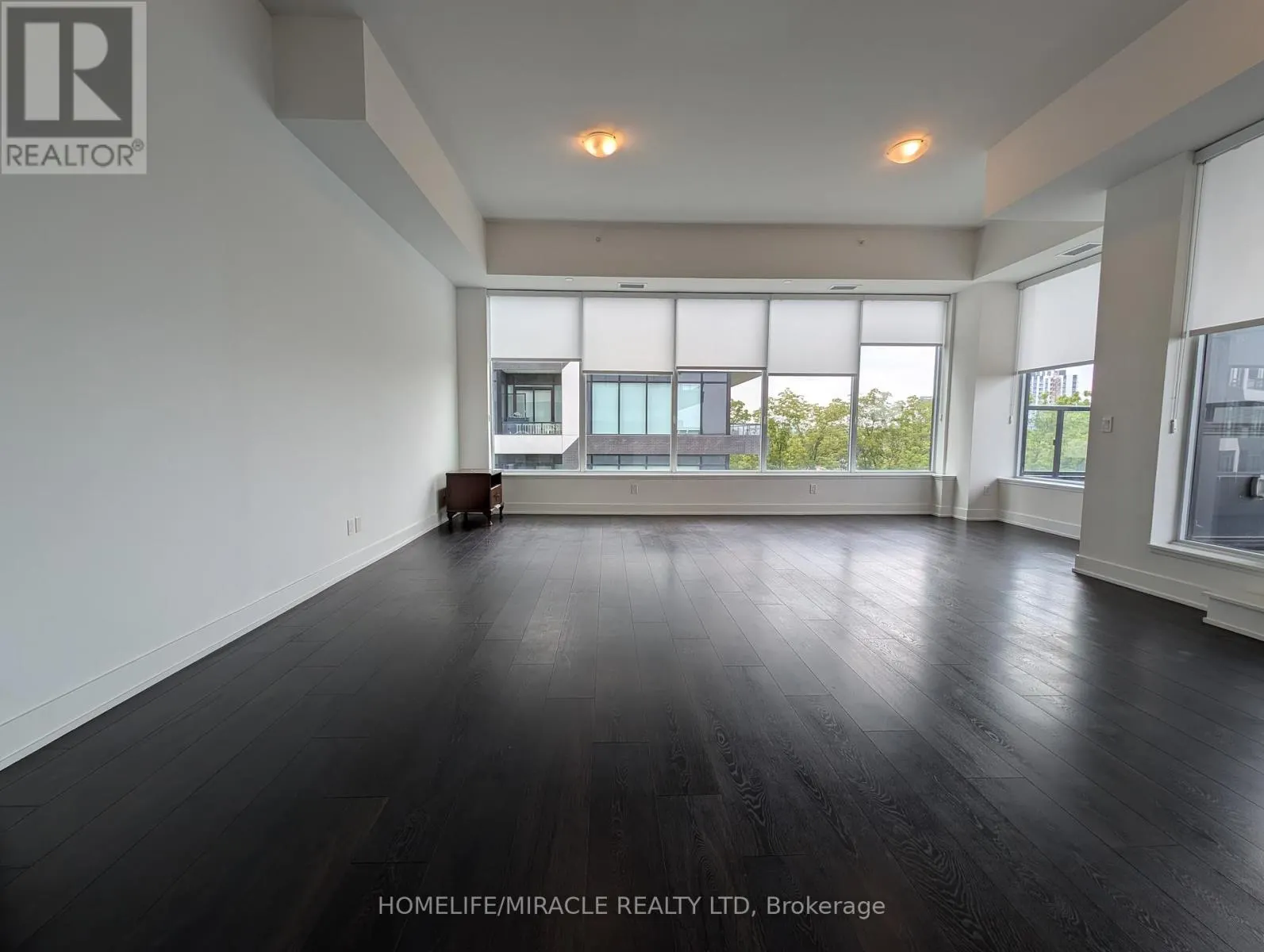 310 - 297 OAK WALK DRIVE
