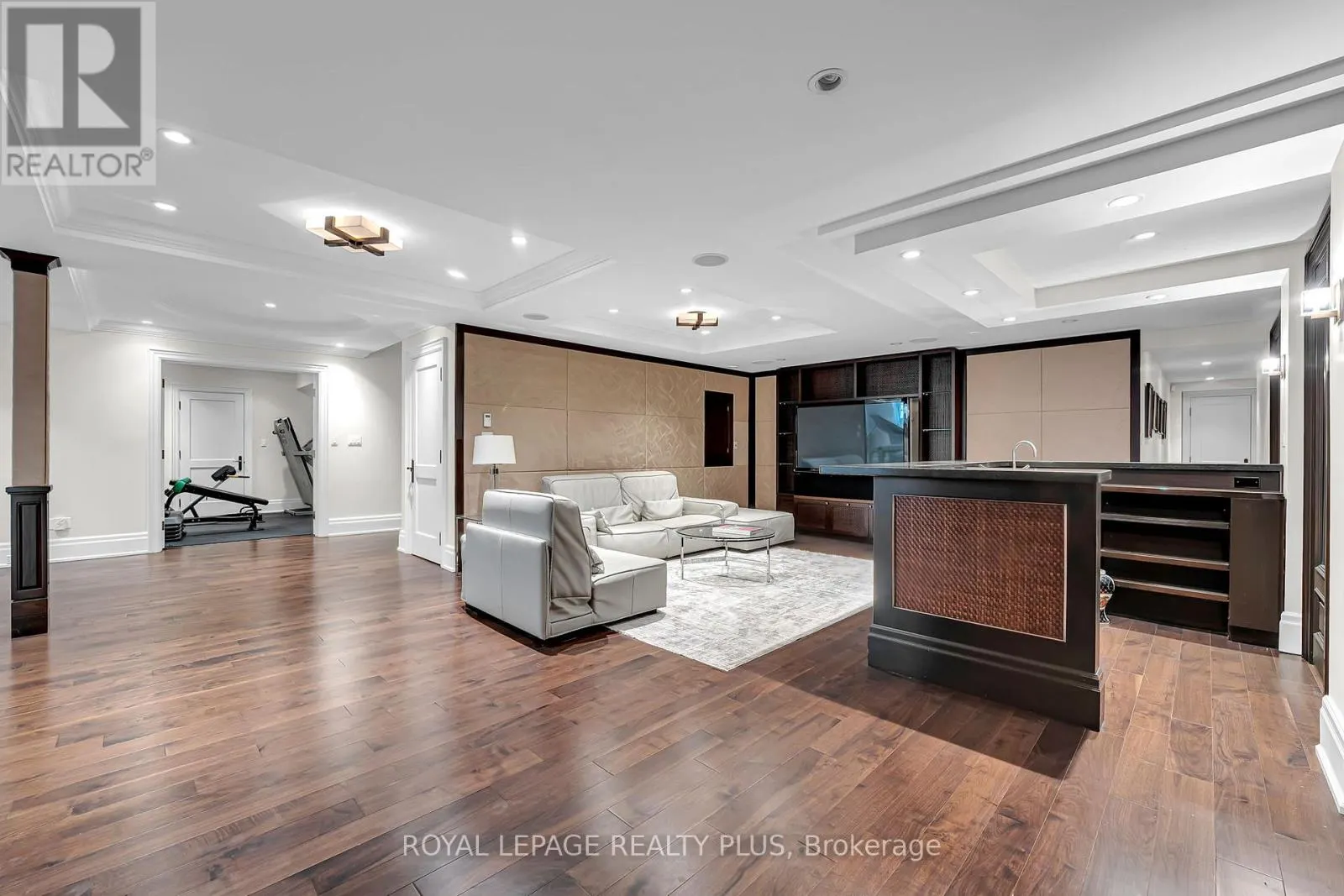 1476 CARMEN DRIVE