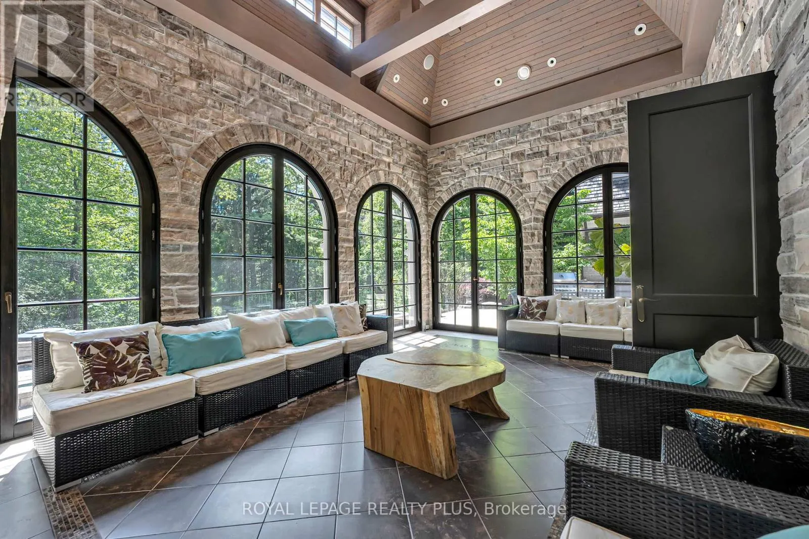 1476 CARMEN DRIVE