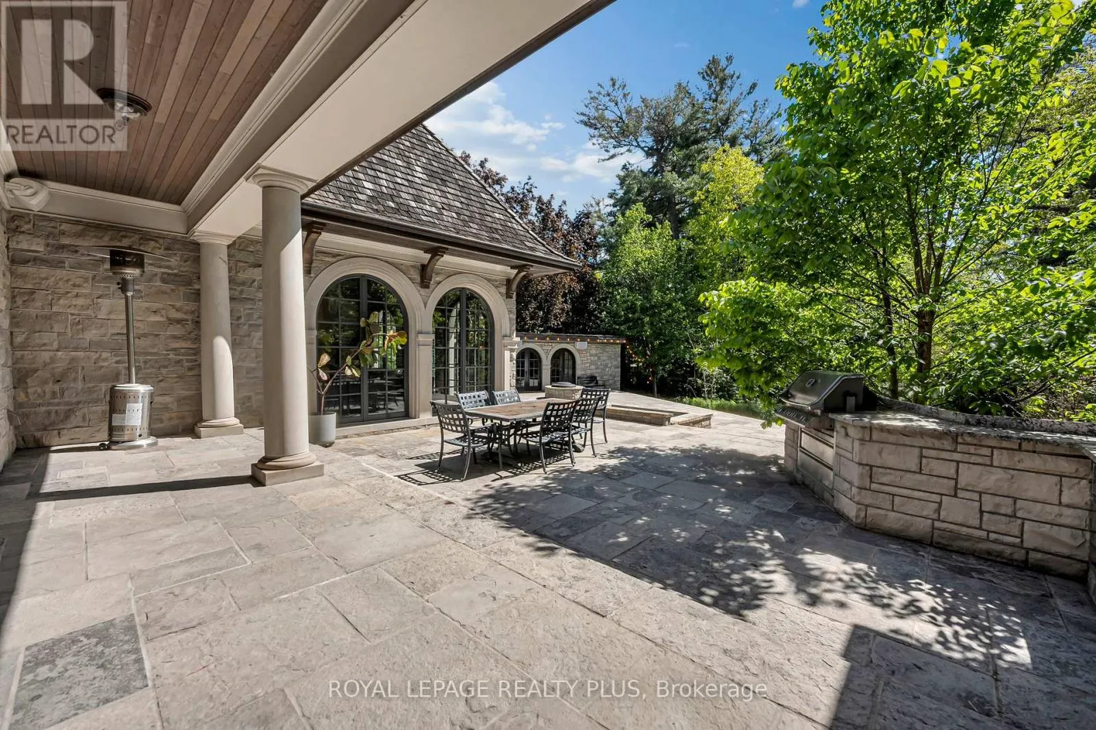 1476 CARMEN DRIVE