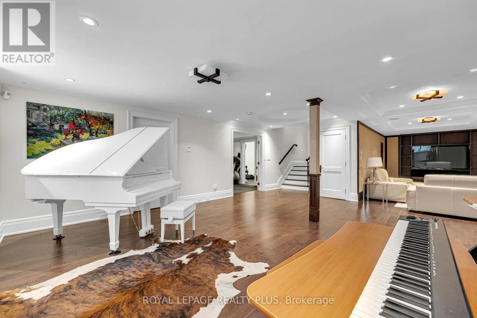 1476 CARMEN DRIVE