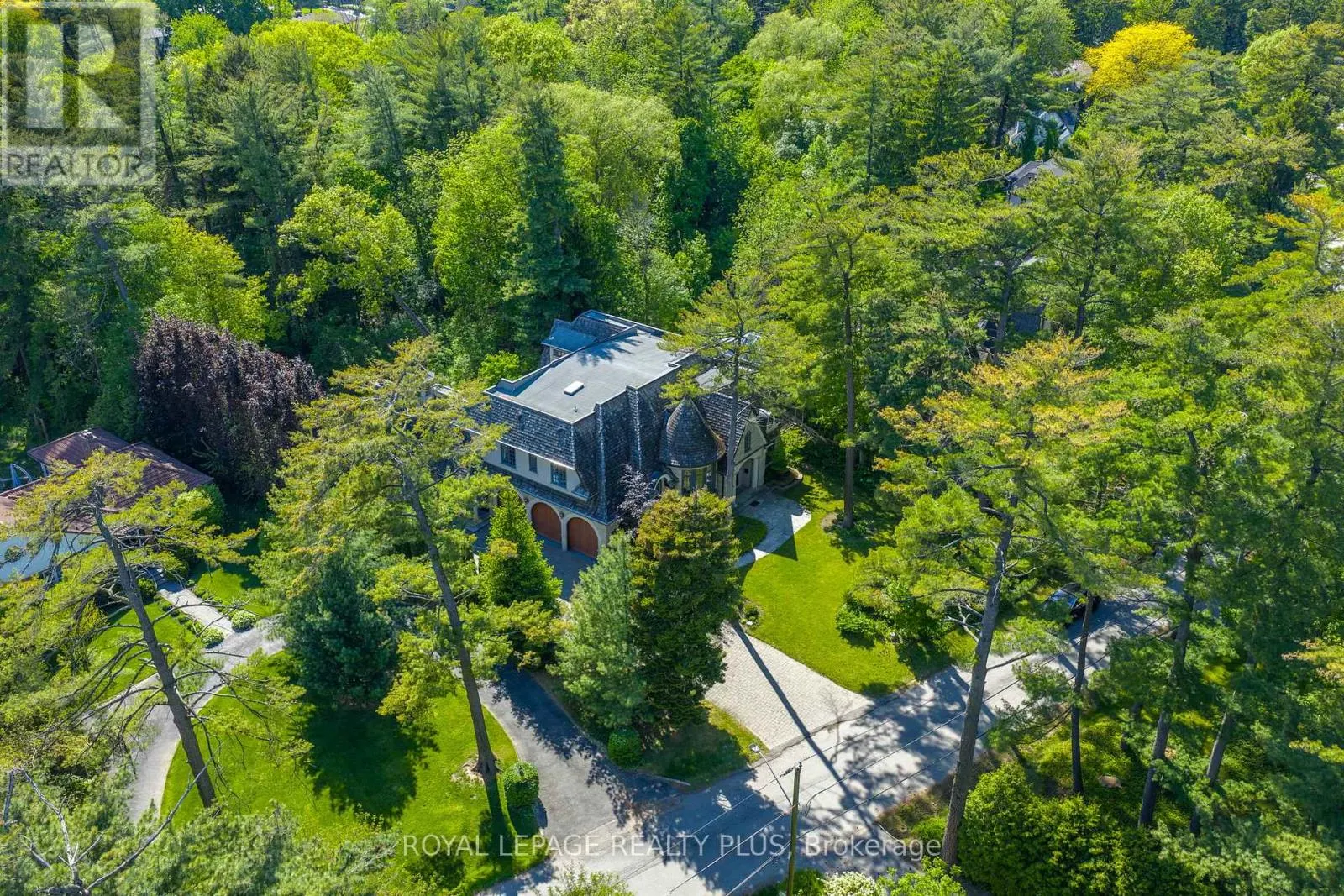 1476 CARMEN DRIVE