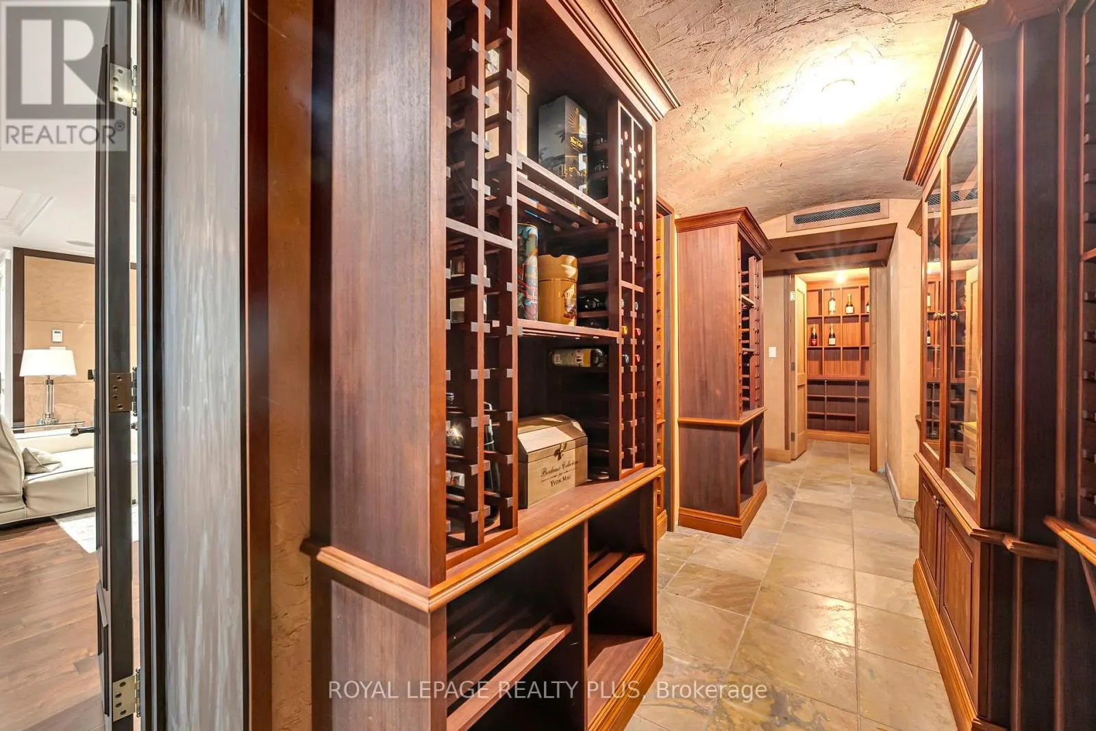 1476 CARMEN DRIVE