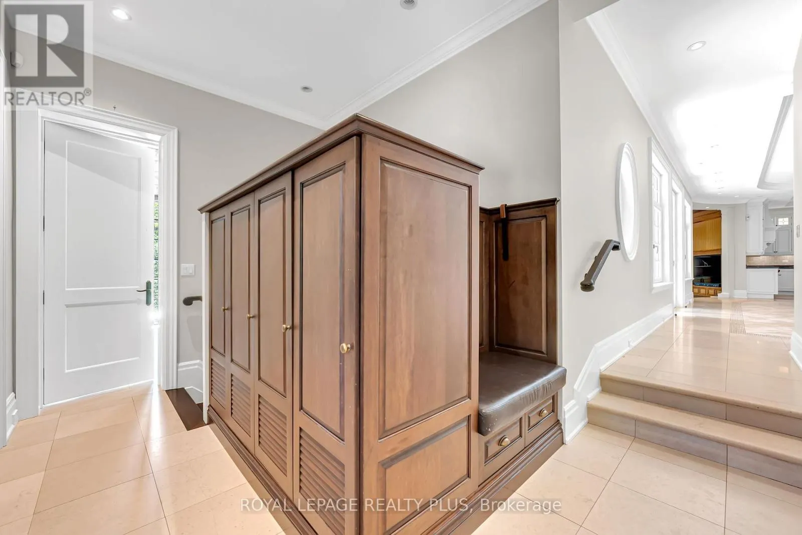1476 CARMEN DRIVE