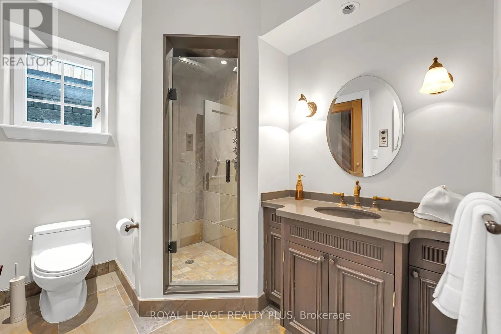 1476 CARMEN DRIVE