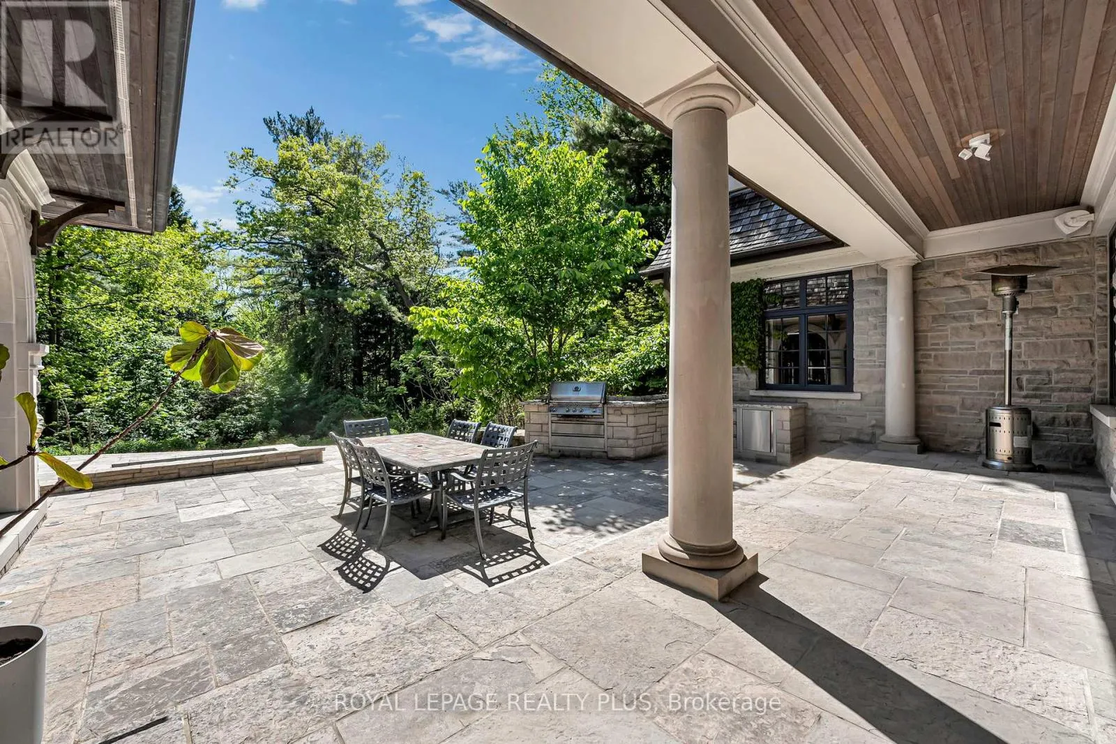 1476 CARMEN DRIVE