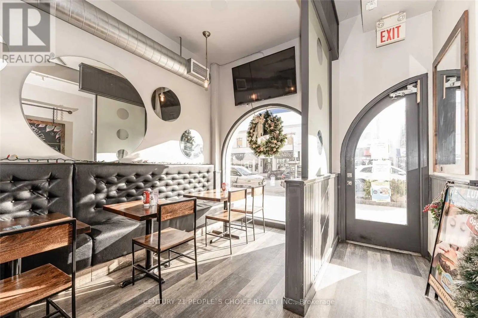 337 LAKESHORE ROAD E