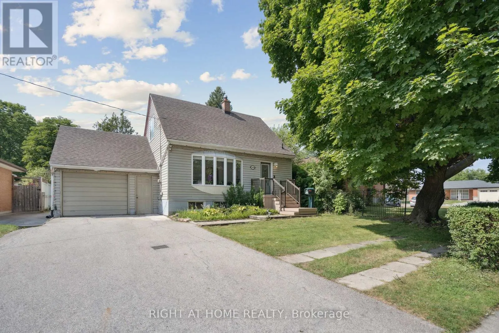 2343 MOUNTAINSIDE DRIVE