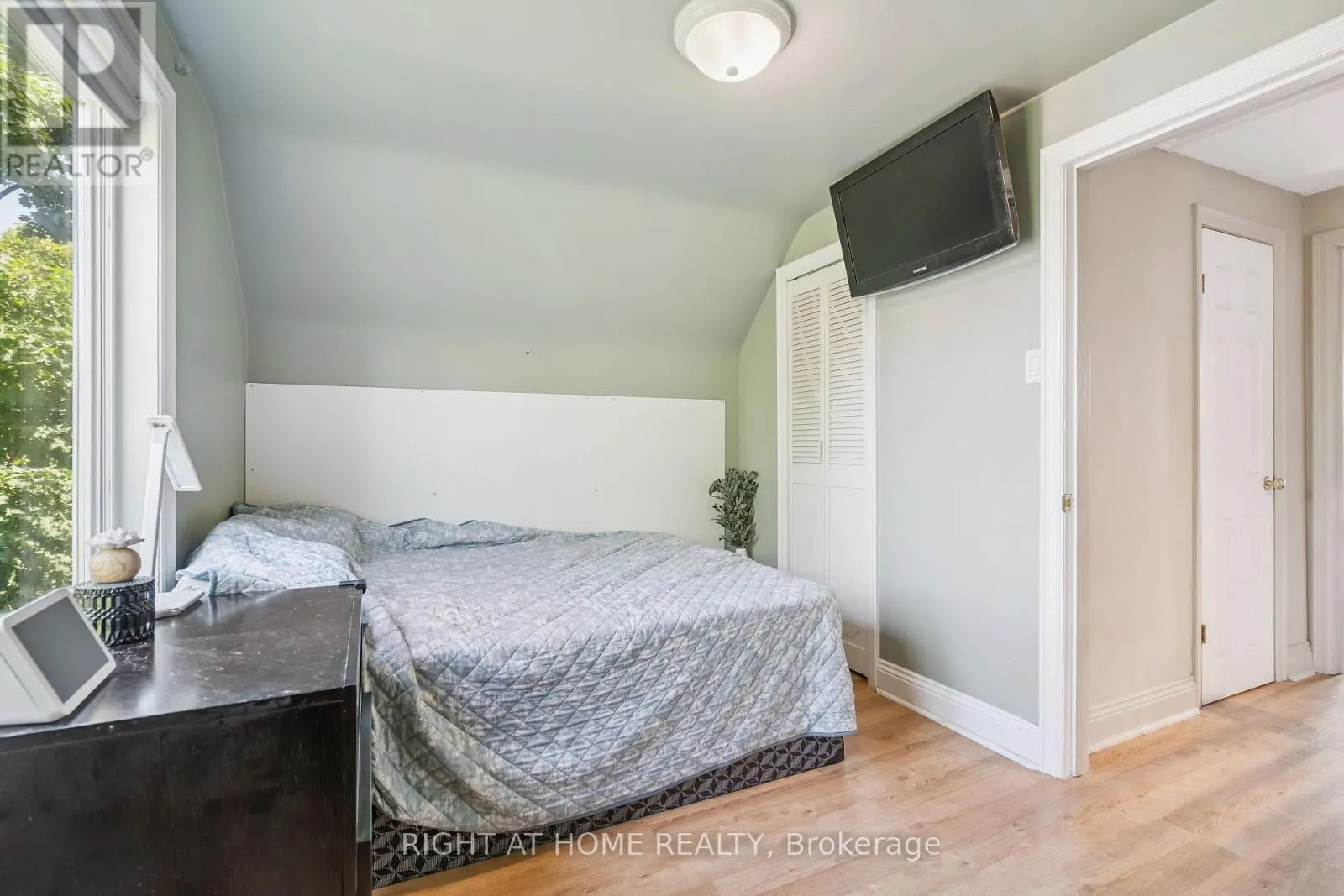 2343 MOUNTAINSIDE DRIVE