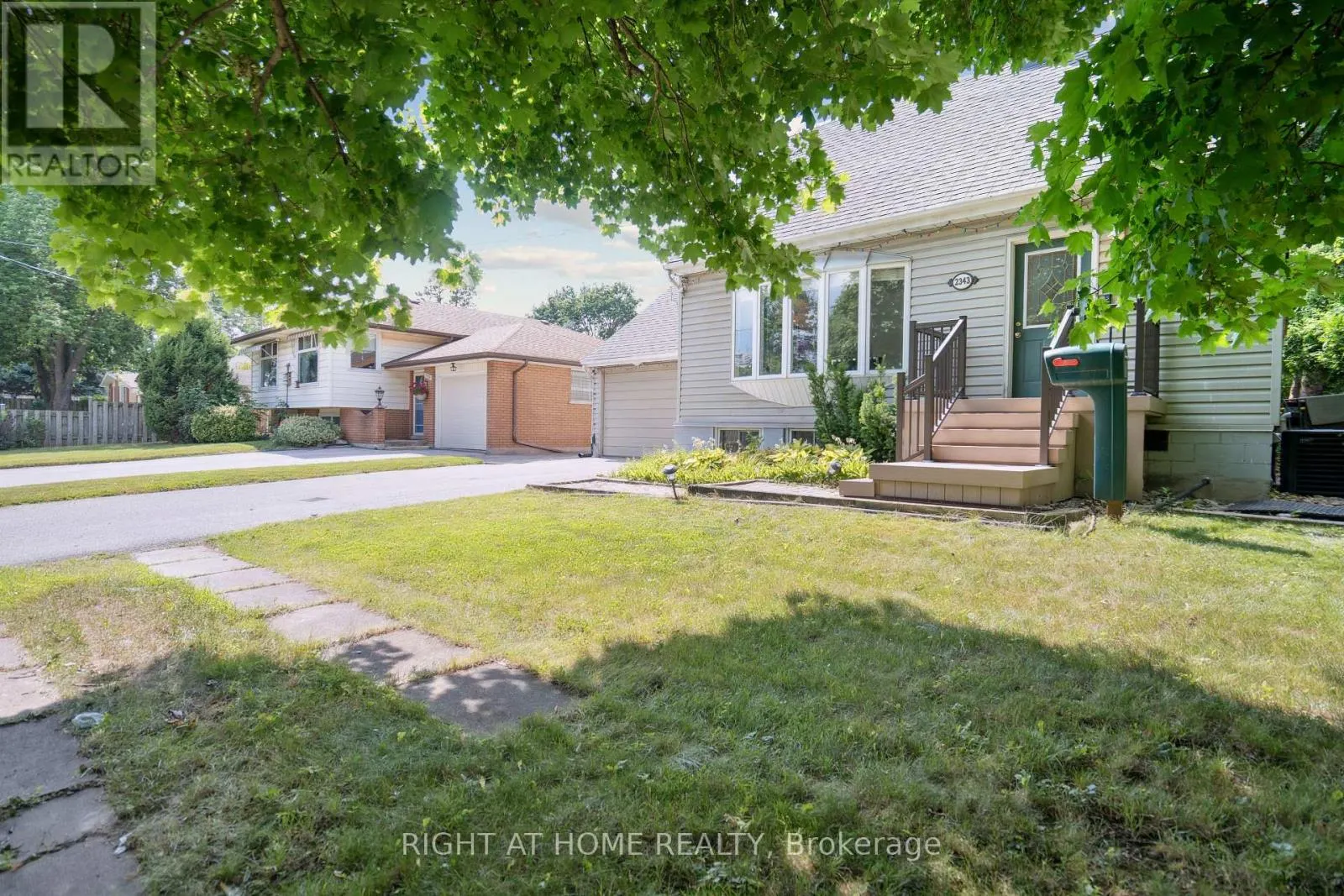 2343 MOUNTAINSIDE DRIVE