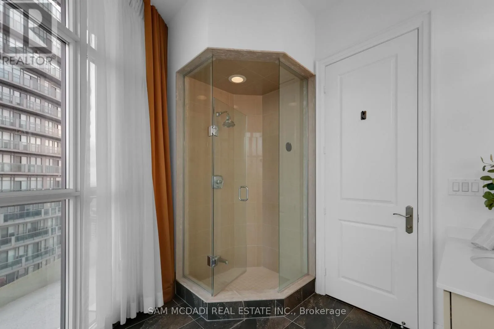 PH3 - 50 ABSOLUTE AVENUE