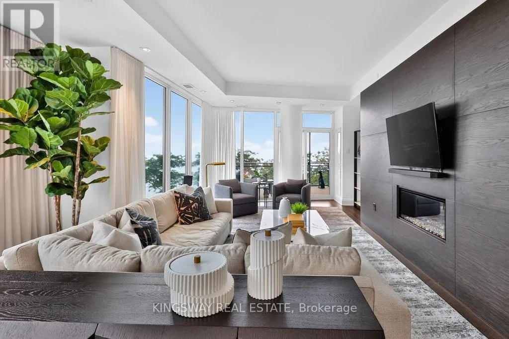 301 - 55 PORT STREET E