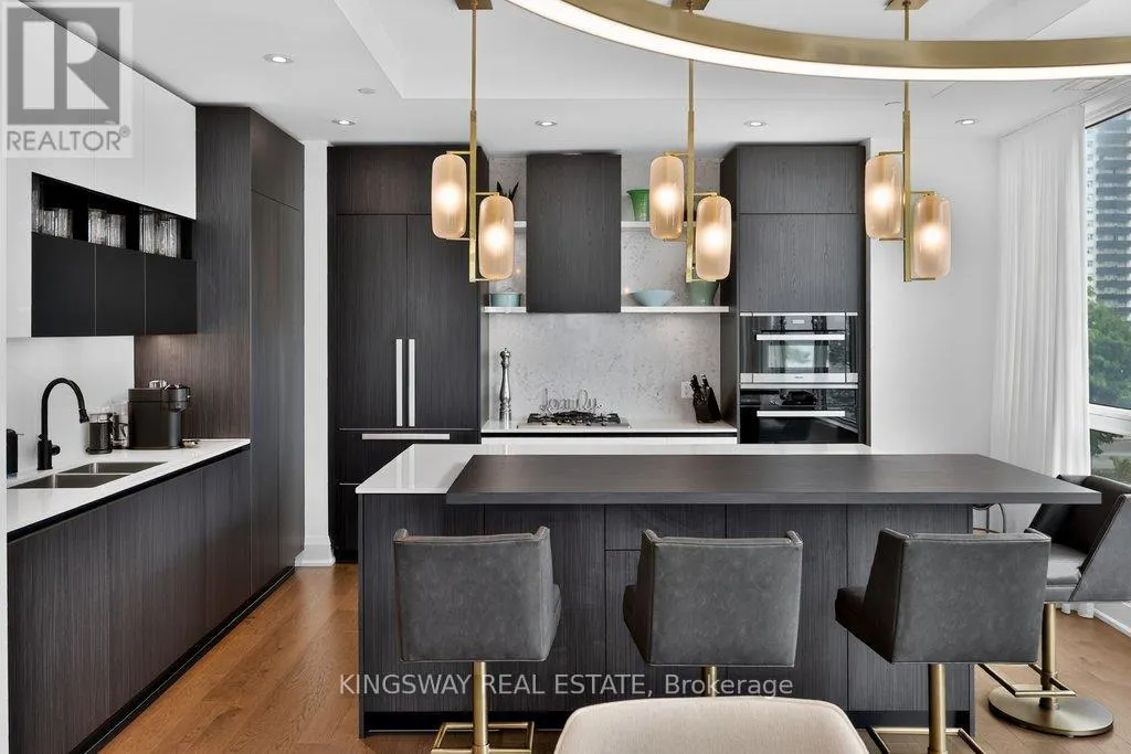 301 - 55 PORT STREET E
