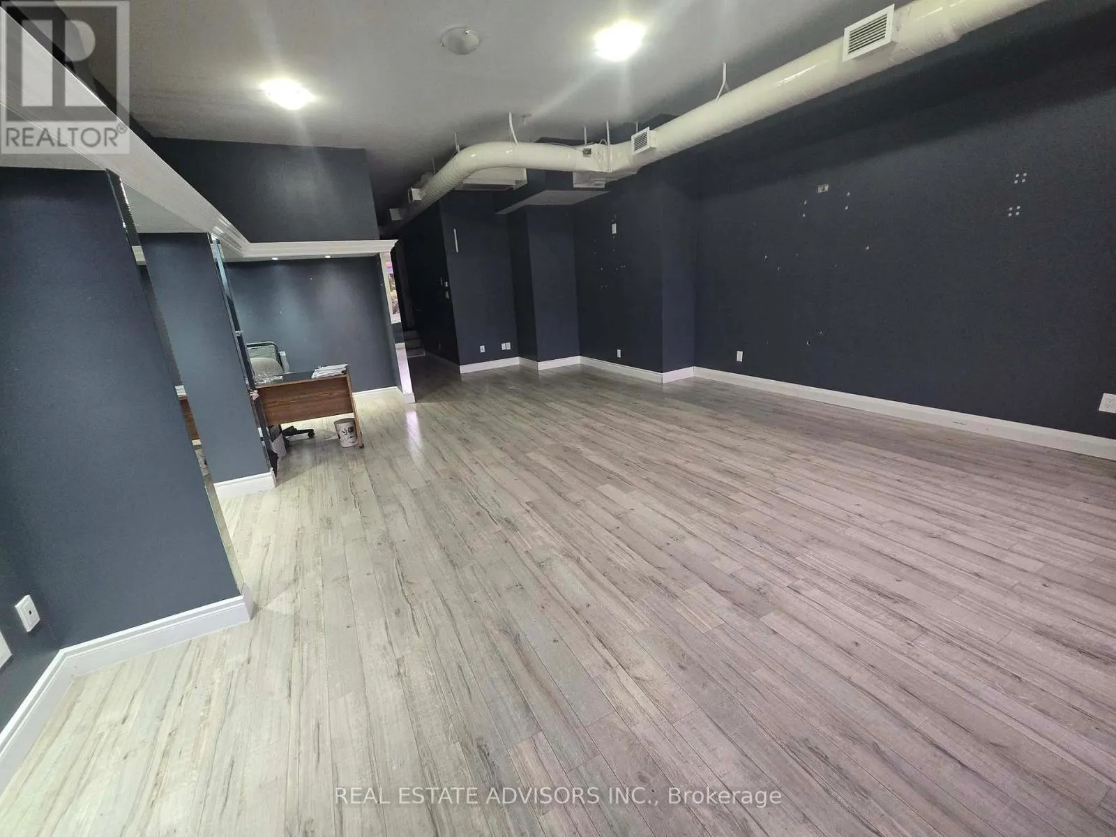 1272 MAIN STREET E