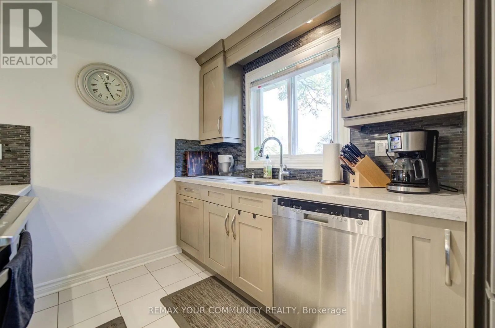 3205 MARTINS PINE COURT