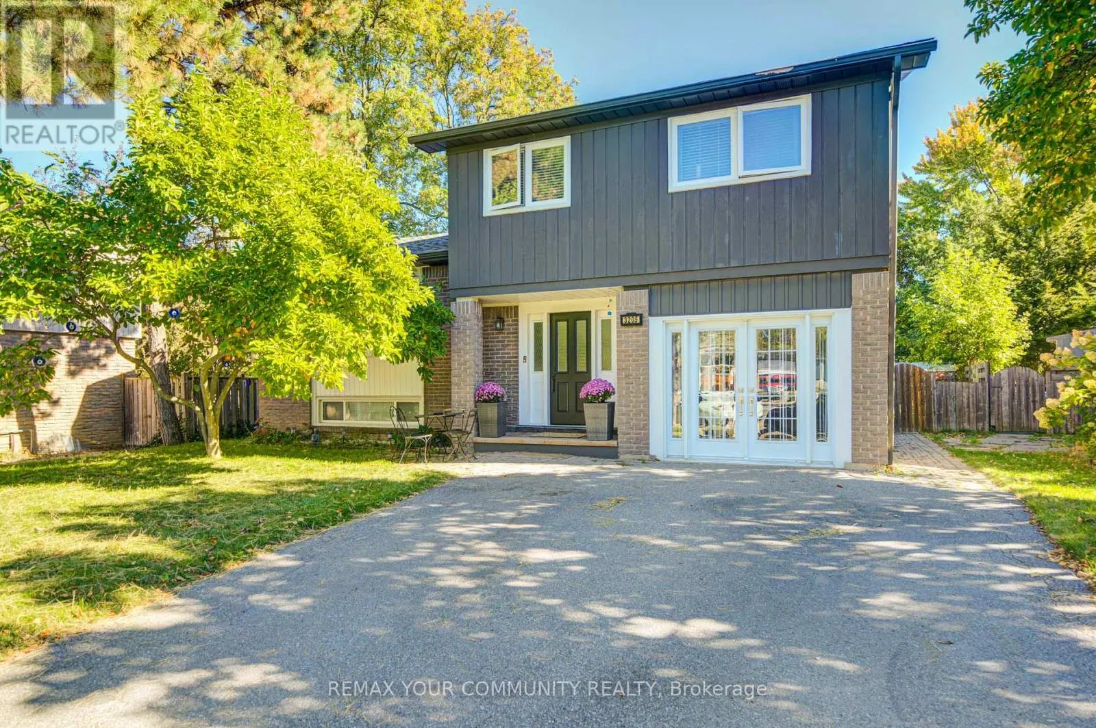 3205 MARTINS PINE COURT