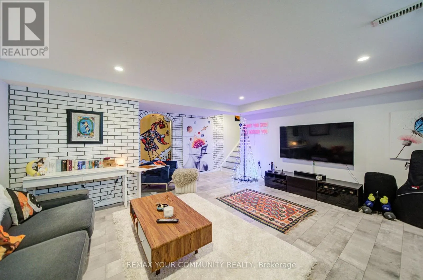 3205 MARTINS PINE COURT