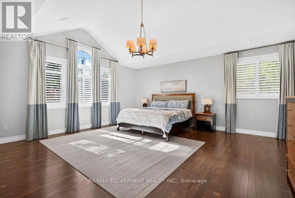 225 LAKESIDE AVENUE