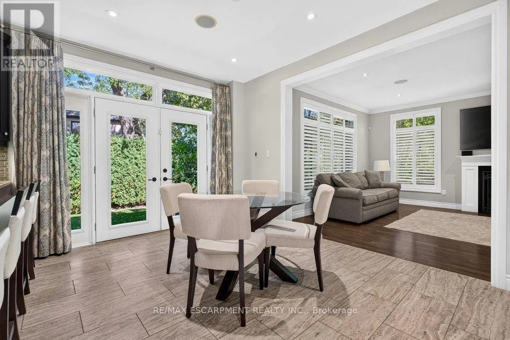 225 LAKESIDE AVENUE