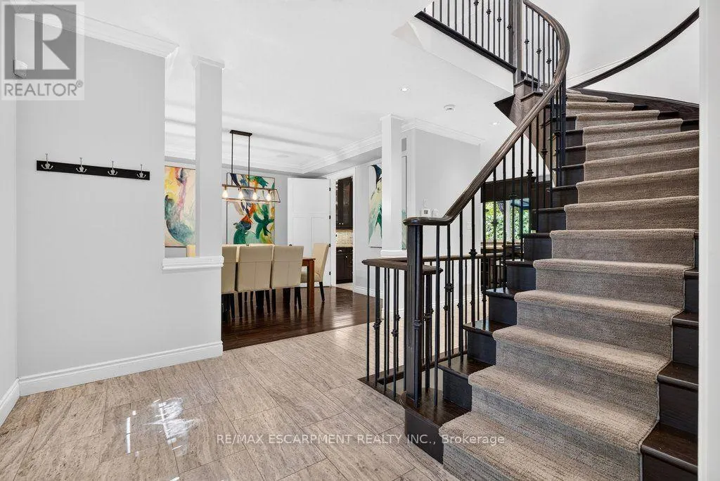 225 LAKESIDE AVENUE