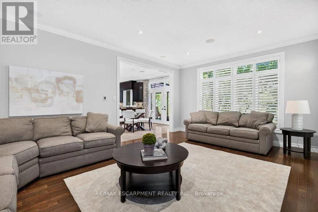 225 LAKESIDE AVENUE