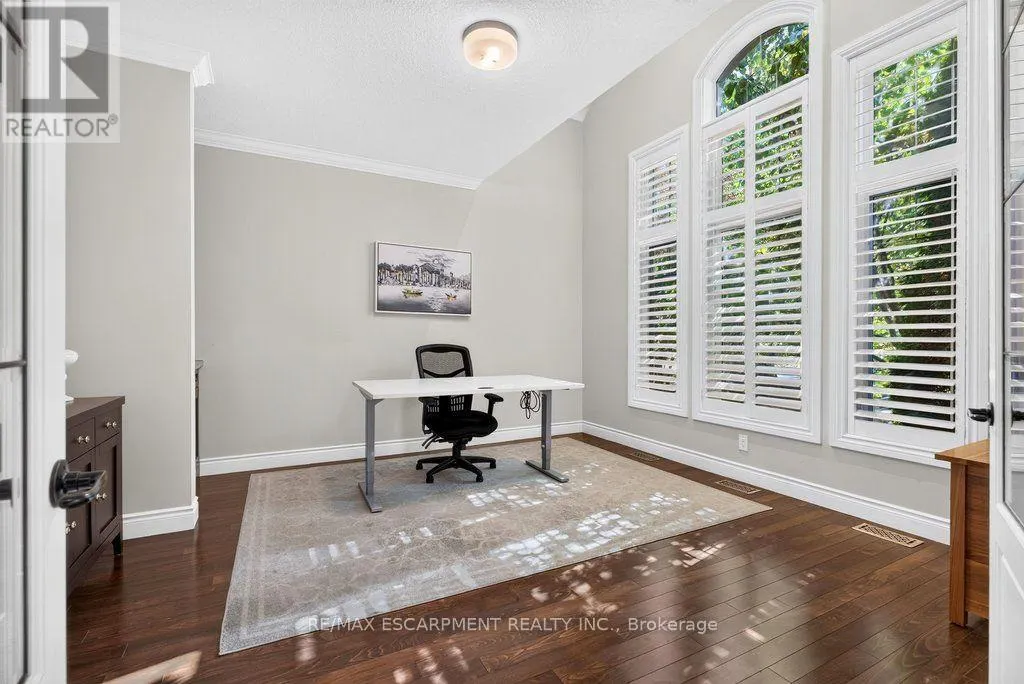 225 LAKESIDE AVENUE