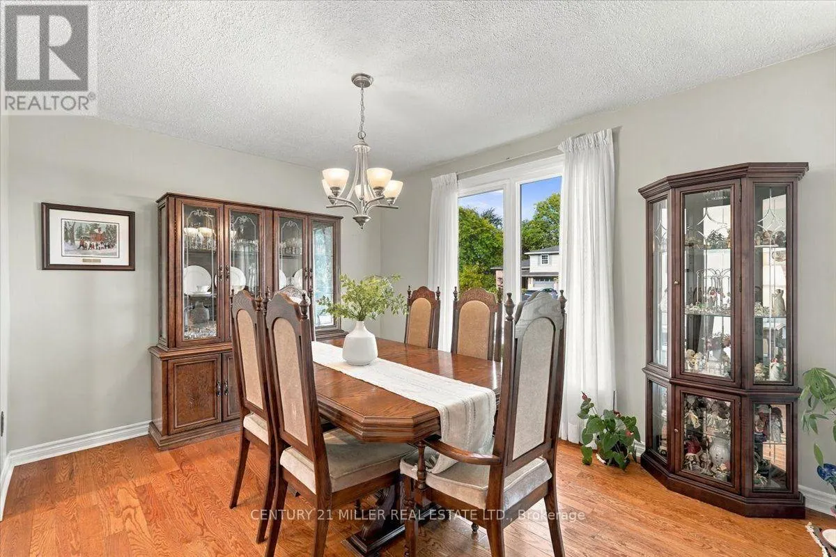 2044 CORAL CRESCENT