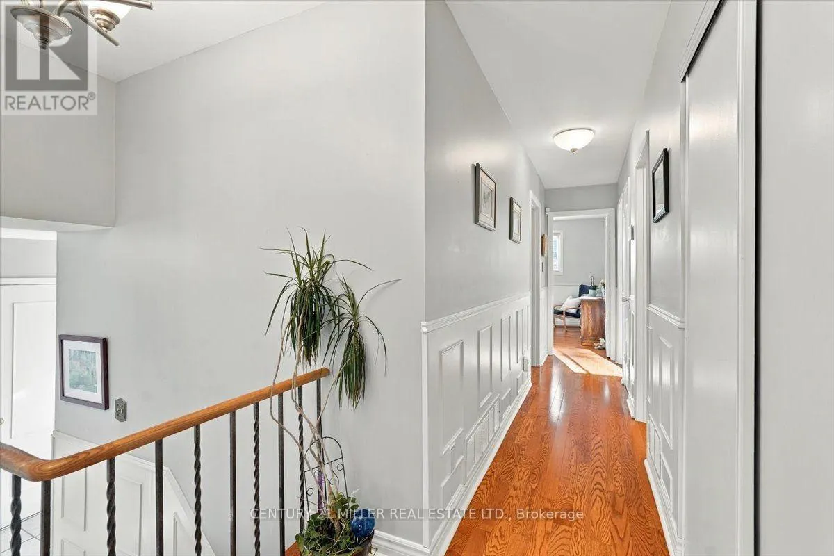 2044 CORAL CRESCENT