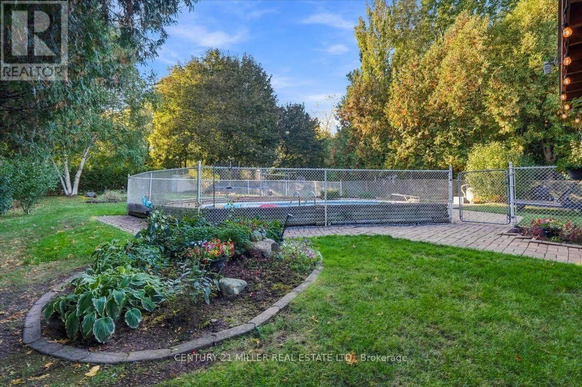 2044 CORAL CRESCENT