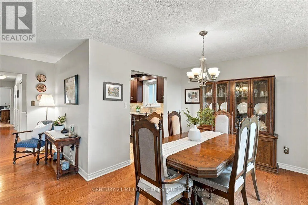 2044 CORAL CRESCENT