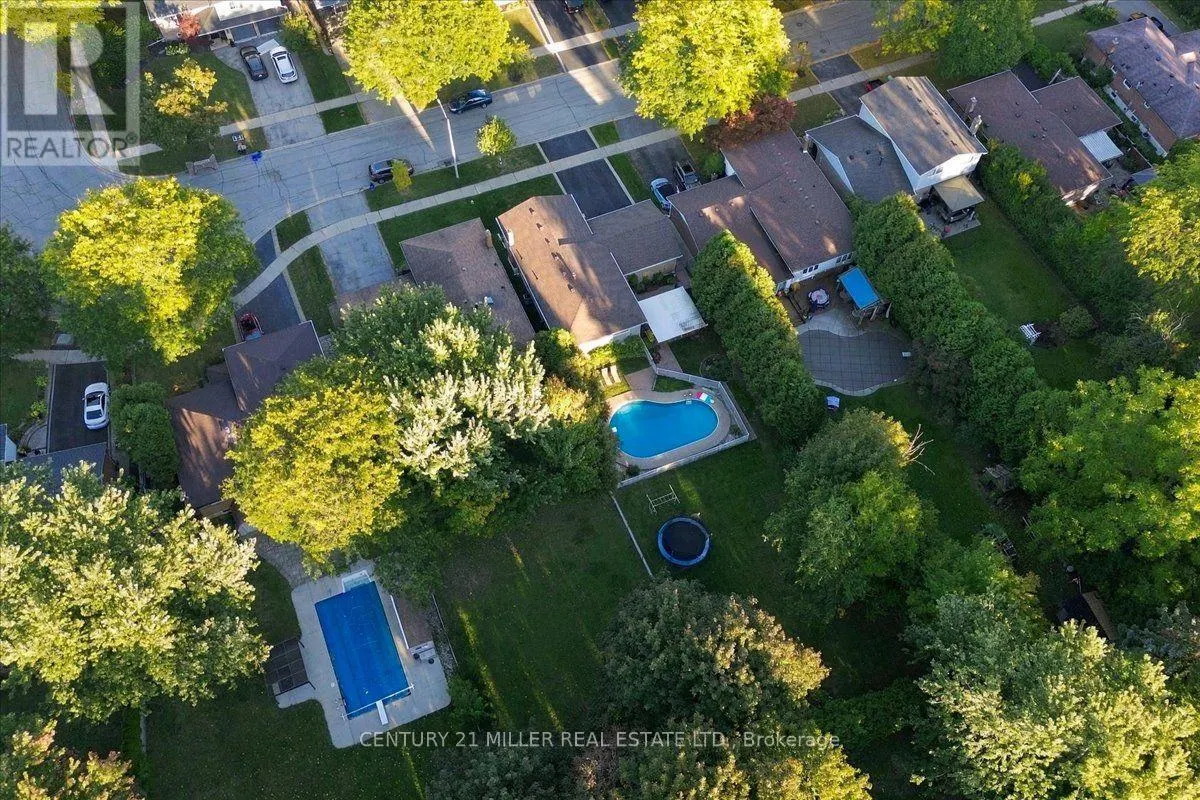 2044 CORAL CRESCENT