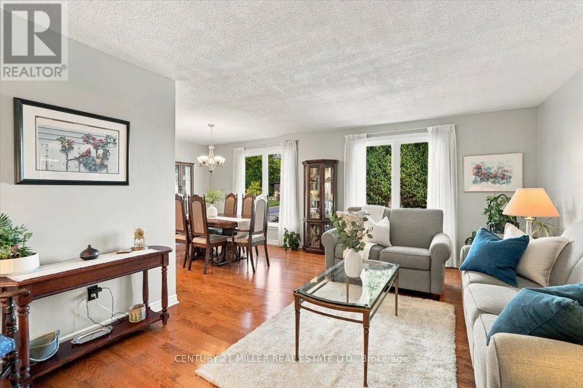 2044 CORAL CRESCENT