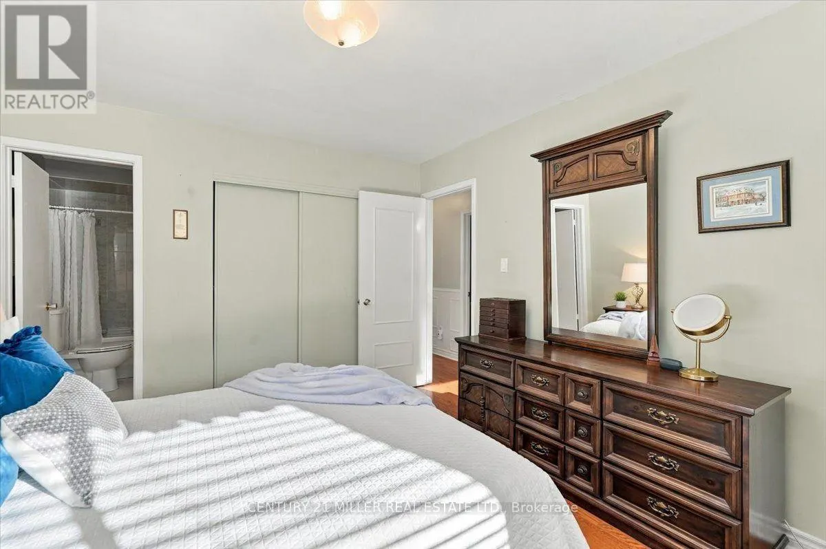 2044 CORAL CRESCENT