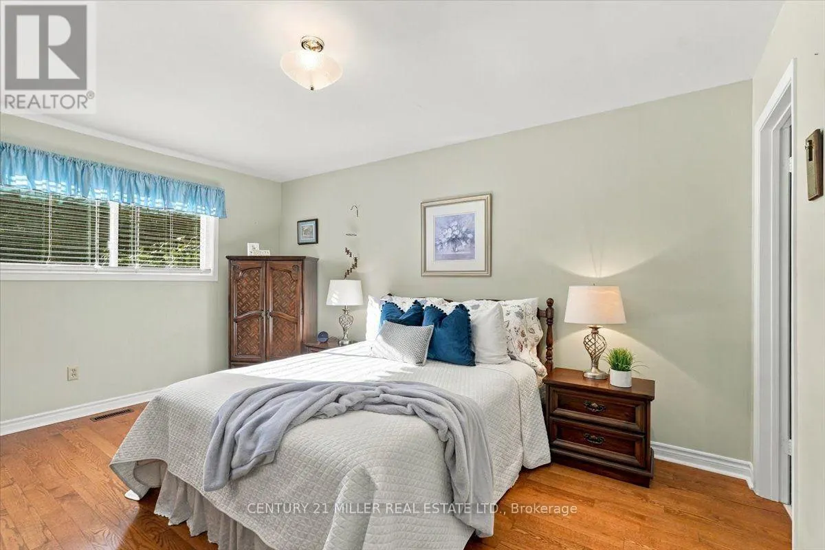 2044 CORAL CRESCENT